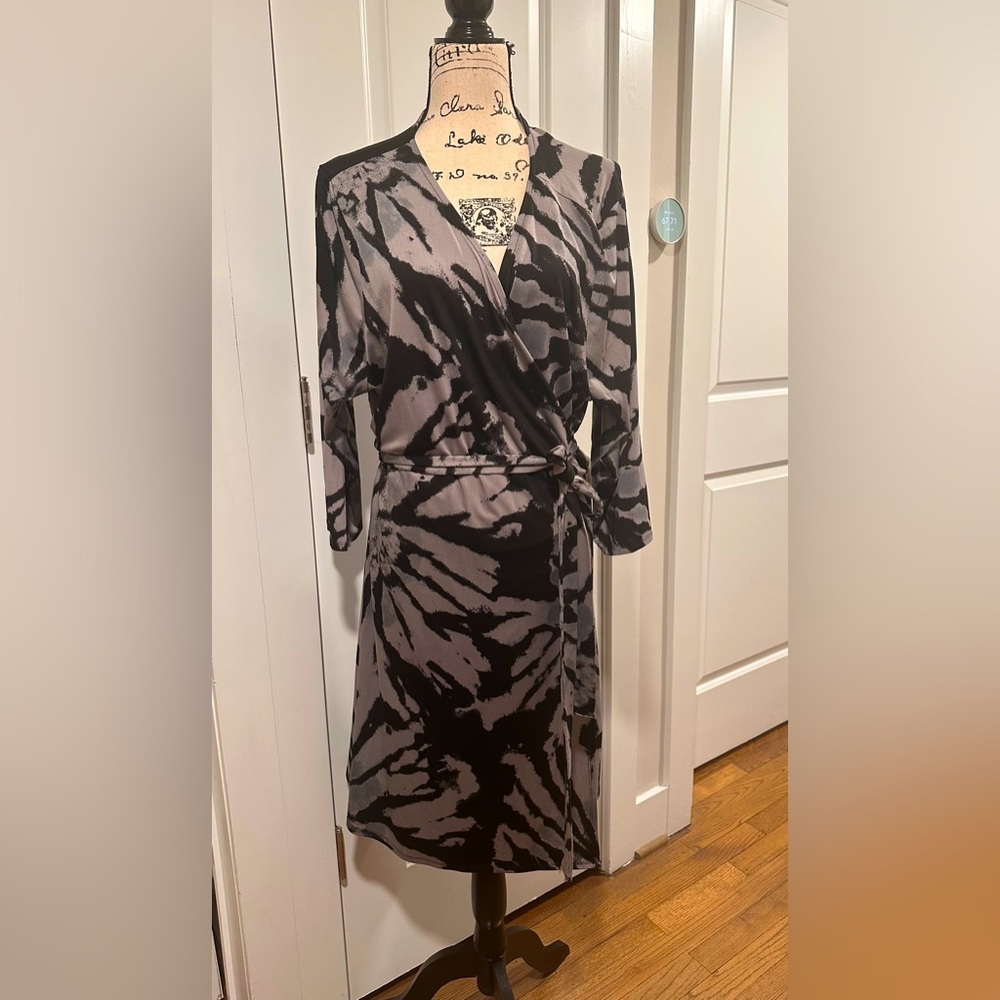 Lularoe Wrap Dress.  Women’s plus size 3XL. Gray and Black.